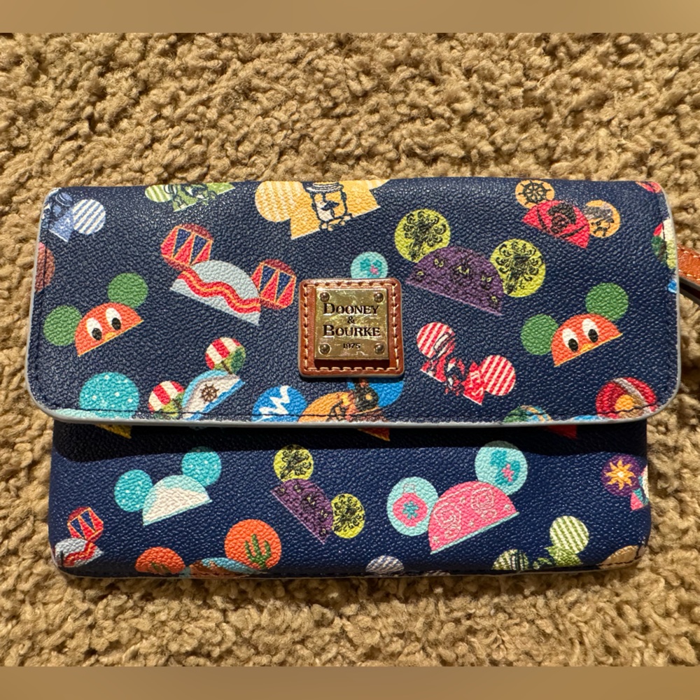 Dooney & Bourke Multicolor Disney Clutch